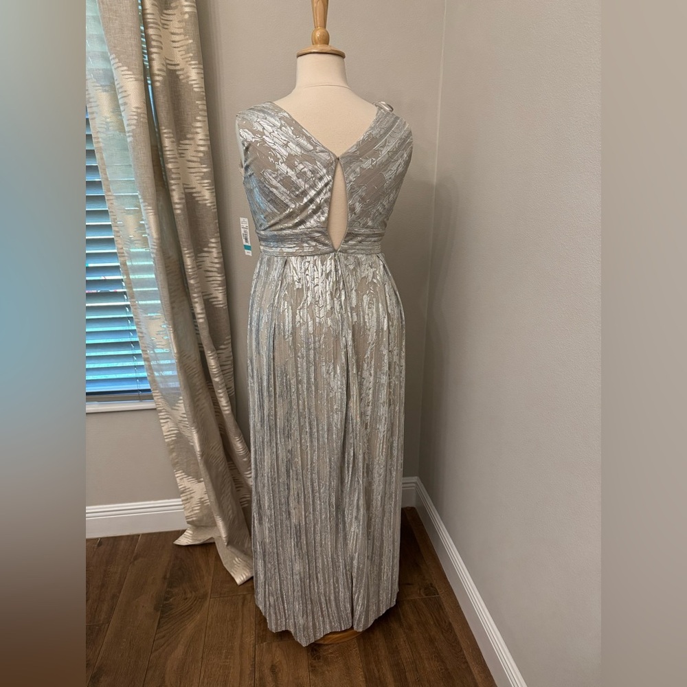 R&M Richard’s Plus Dress 🤍 - Picture 12 of 14